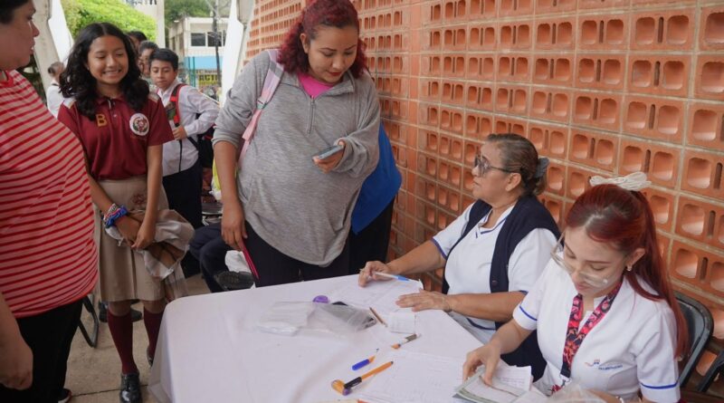 Aplicación gratuita de la vacuna triple viral