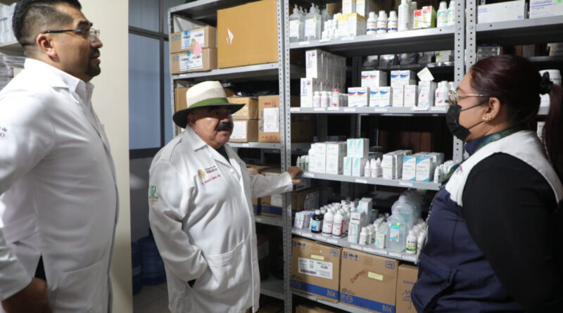 Todos los días trabajamos Todos los días trabajamos